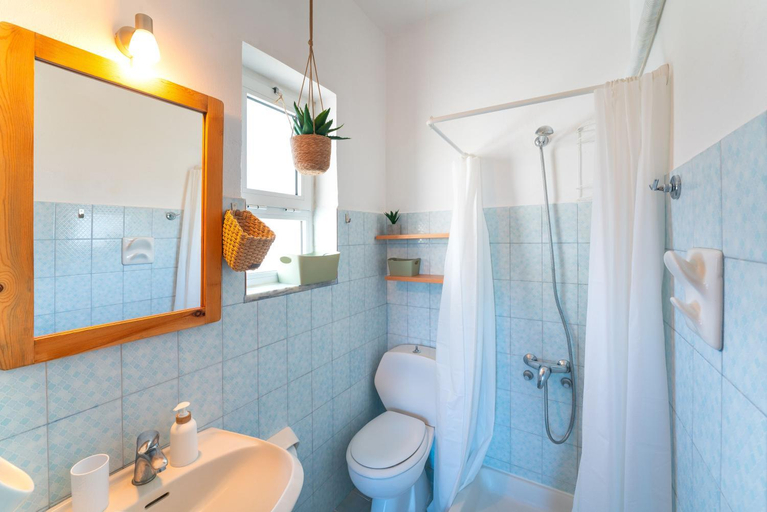 Bathroom 2, Tselios Apartments & Studios, South Aegean