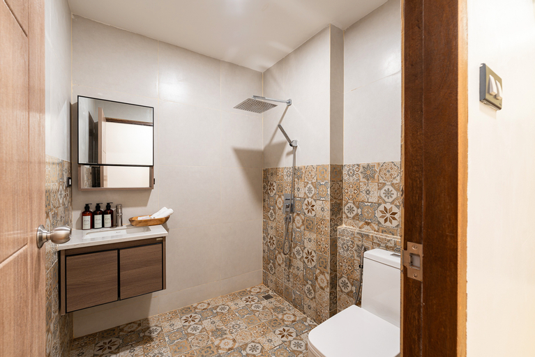 Bathroom 17