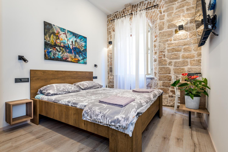 Others 2, House Poletti, Šibenik