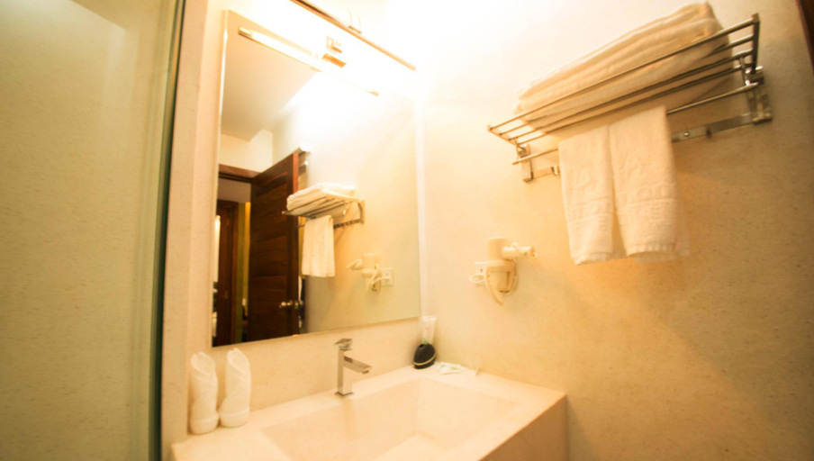 Bathroom 10