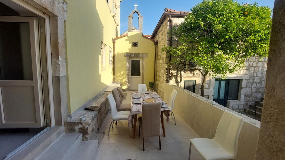 Others 3, Palace Pernarius, Konavle