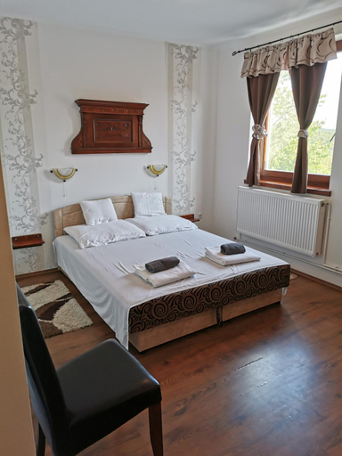 Bedroom 2, Merlot Borhotel es Latvanypince, Edelényi
