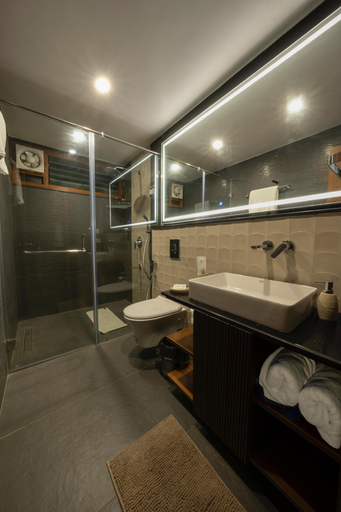 Bathroom, Kapila Riverfront, Mysore
