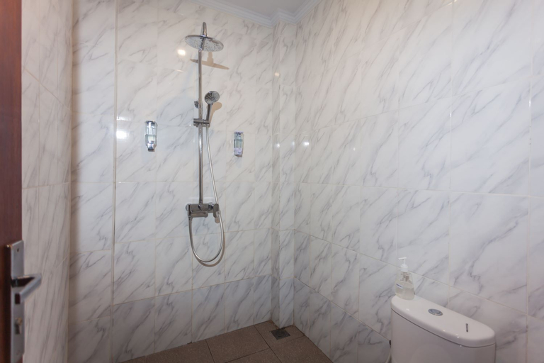 Bathroom 6