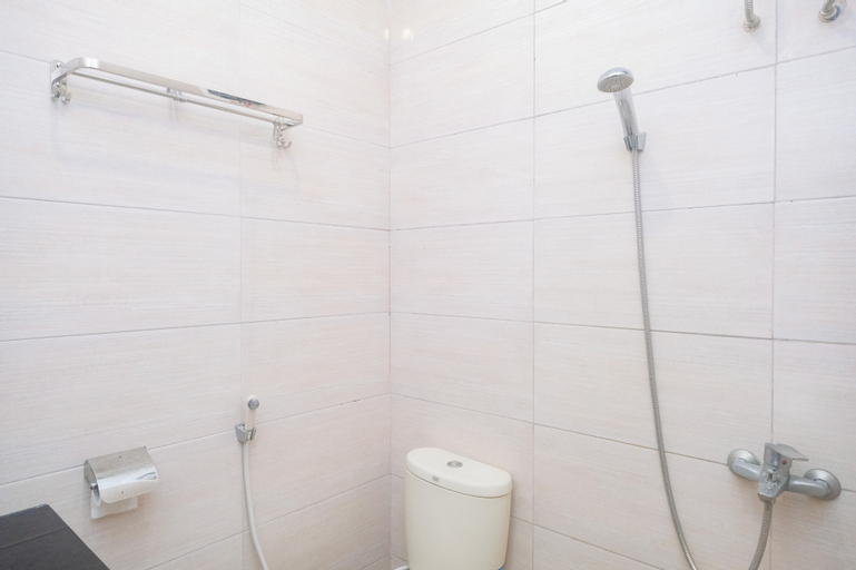 Bathroom 8