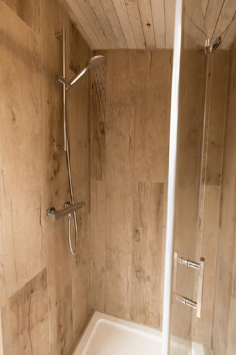 Bathroom 3, Luna Domes, Kent