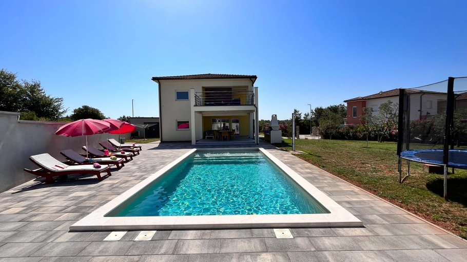 Others 2, Villa Leandra, Vodnjan