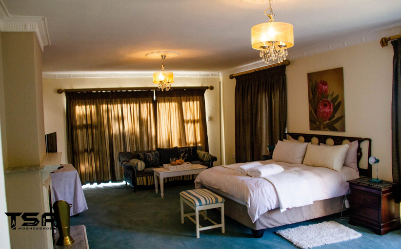 Bedroom, The Advocate Suites Manor