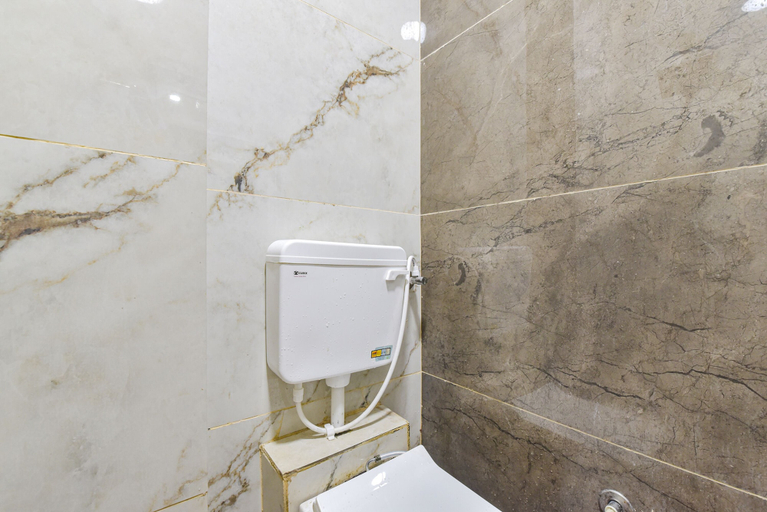 Bathroom 2, Fabexpress Anandam Palace Guest House, Ujjain