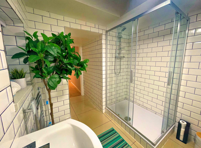 Others 3, Bristol City Stays - Harbourside Apartments, Bristol