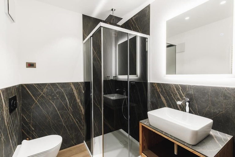Bathroom 3, Albergo Centrale, Trento