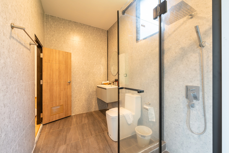 Bathroom 27
