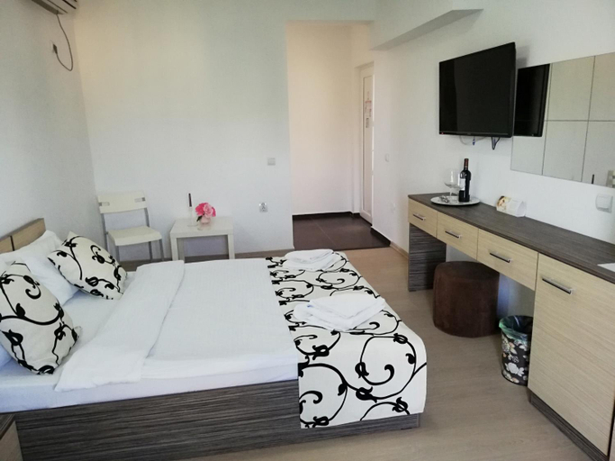 Bedroom 2, Anacris Guesthouse, Costinesti