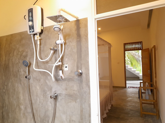 Bathroom, Hasmal house hiriketiya, Dickwella