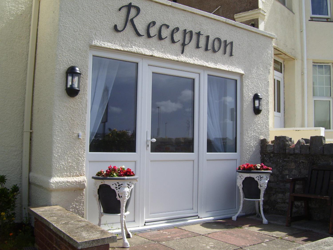 Public Area, Plas Gorwelion - Adult only, Conwy