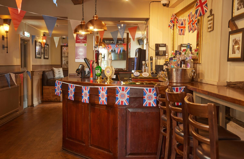 Food & Drinks 4, The Bell Hotel Woburn By Greene King Inns, Central Bedfordshire