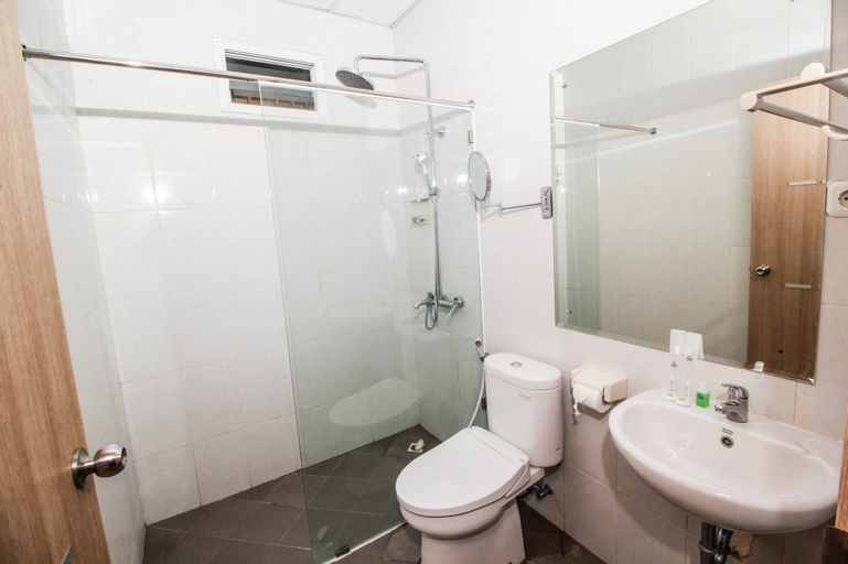 Bathroom 9