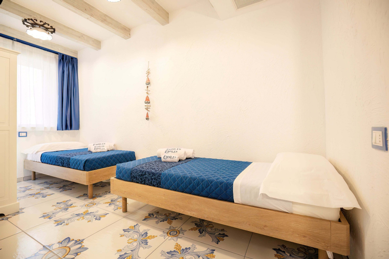Bedroom 2, Etoiles Guest House, Reggio Di Calabria