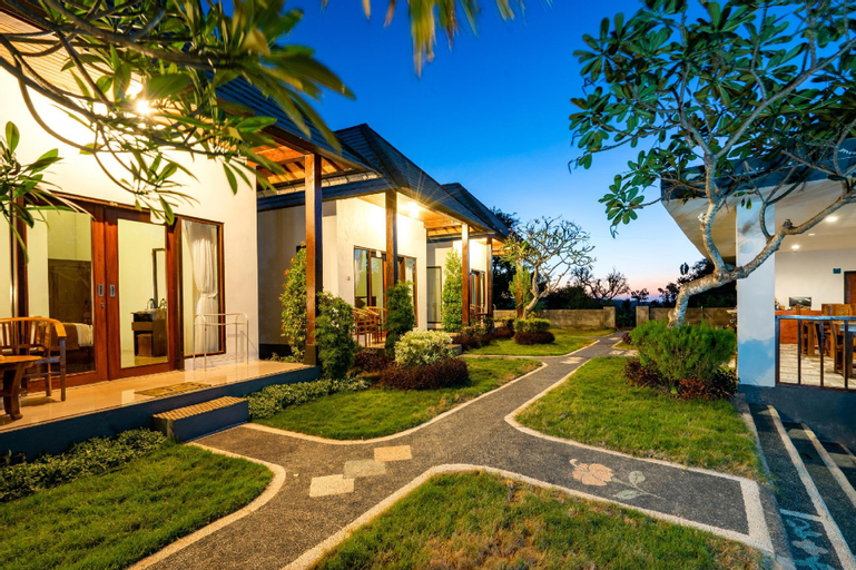 Exterior 6