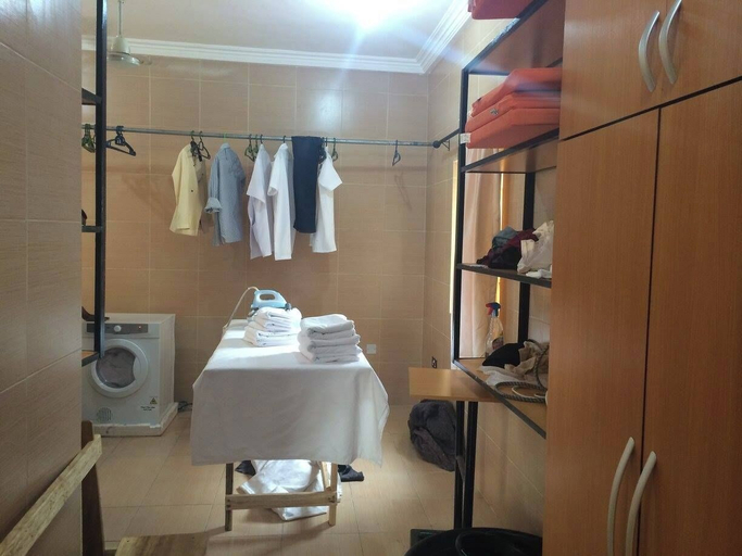 Bathroom 4, Tavern Luxury Hotel and Suites Ltd, Igabi