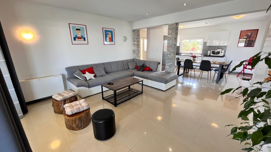 Others 5, Villa Leandra, Vodnjan