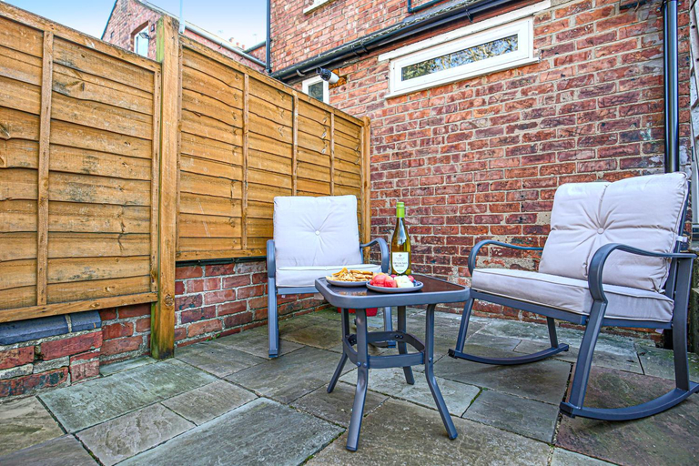 Others 4, Host & Stay - Newington Road, Northamptonshire