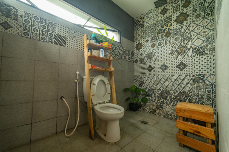 Bathroom 18