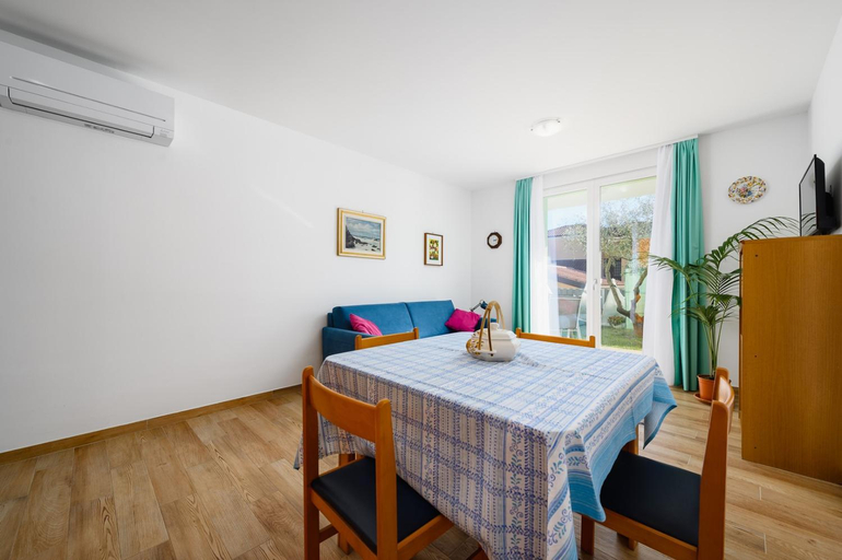 Others 4, ANDREA house with apartments, Umag