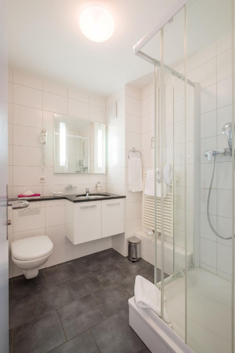 Bathroom 9