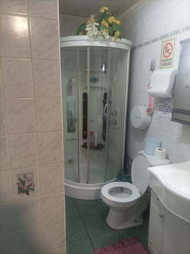 Bathroom 3, Alojamiento Familiar del Rey, Magallanes