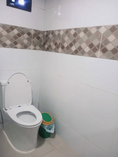Bathroom 3, Krossroads Inn, Bagac