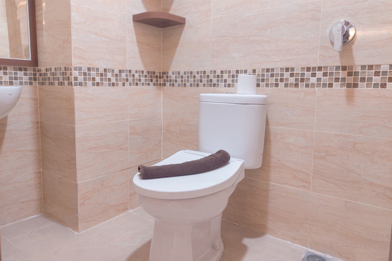 Bathroom 5, Minimalist and Warm Studio Apartment at B Residence By Travelio, Tangerang Selatan