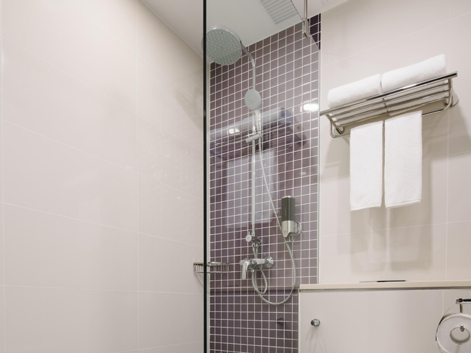 Bathroom 4