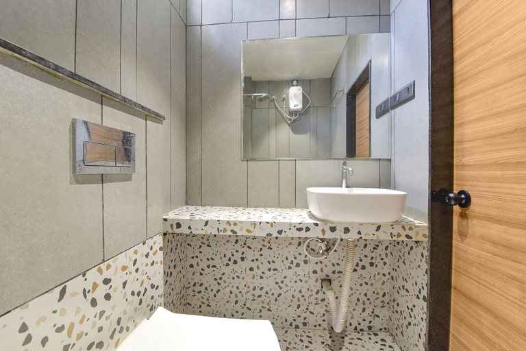 Bathroom 3, Fabhotel Kesar, Indore