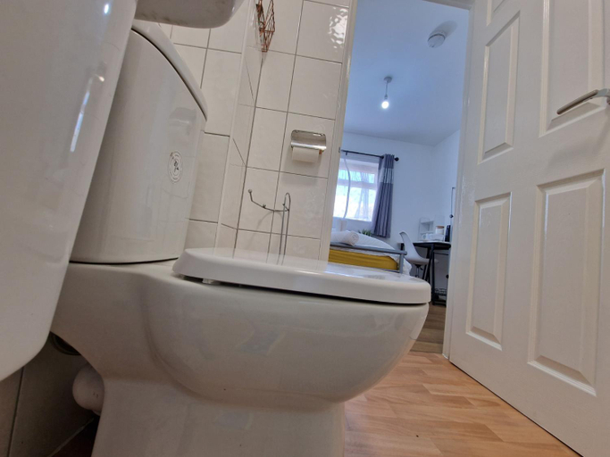 Bathroom 2, Nice Living Serviced Accommodations 4, Coventry