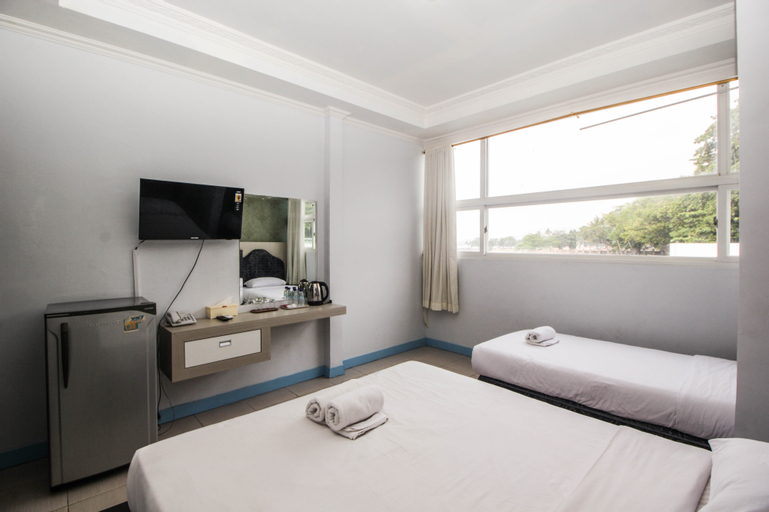 Bedroom 3, Allisa Resort Hotel, Serang