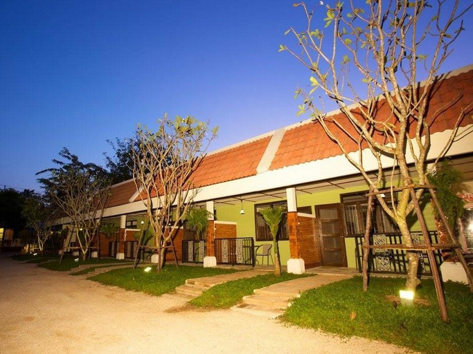 Exterior 1