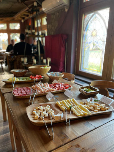 Food & Drinks 5, Excalibur Elmenyfogado, Eger