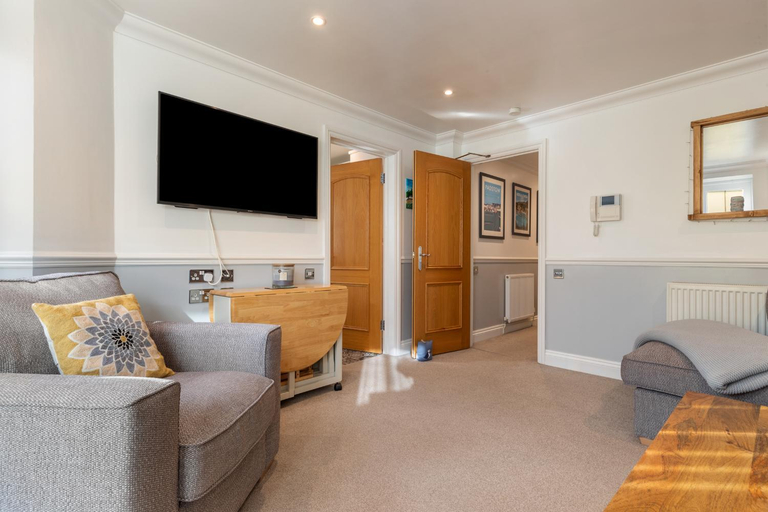 Others 4, 3 South Beach Court - Cosy Seafront Apartment, Pembrokeshire