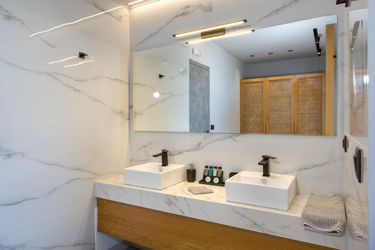 Bathroom 2, Xenias Luxury Villas Private Pool Kalathas, Crete
