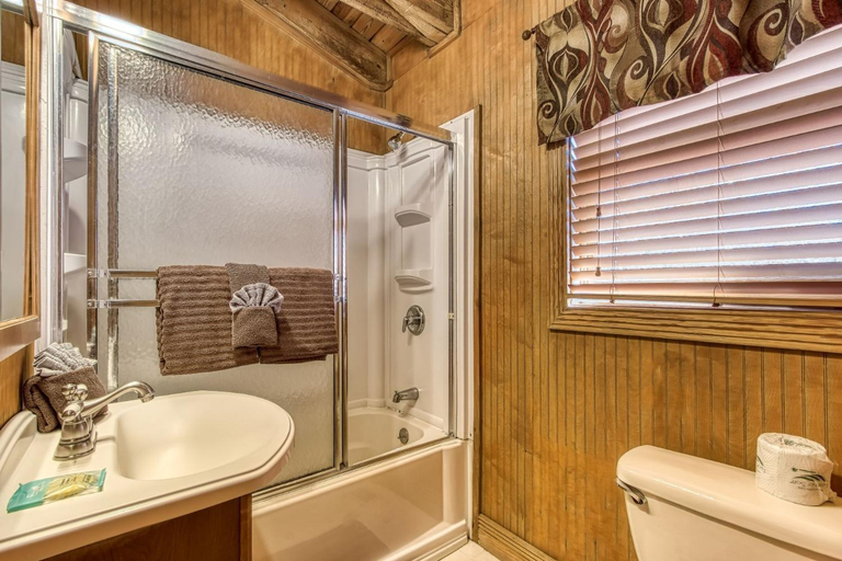 Bathroom 3, ER20 - Eagles Roost - Great location! - Close to town! cabin, Sevier