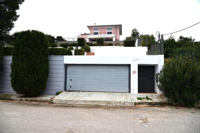 Others 4, VILA AMALIA, Central Greece