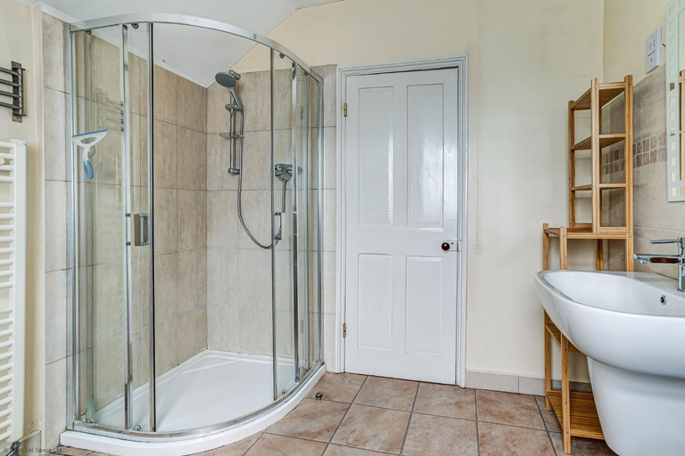 Bathroom 2, Mill House Oxford, Oxfordshire