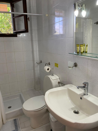 Bathroom 3, Pansion Vasso, Ionian Islands