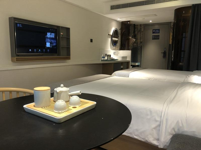 Bedroom 14