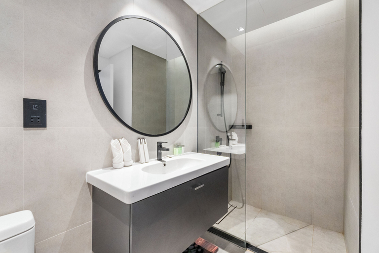 Bathroom 3, Waves - Fully Equipped Studio for a Perf, Dubai