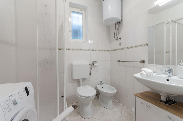Bathroom, House Marija, Mošćenička Draga