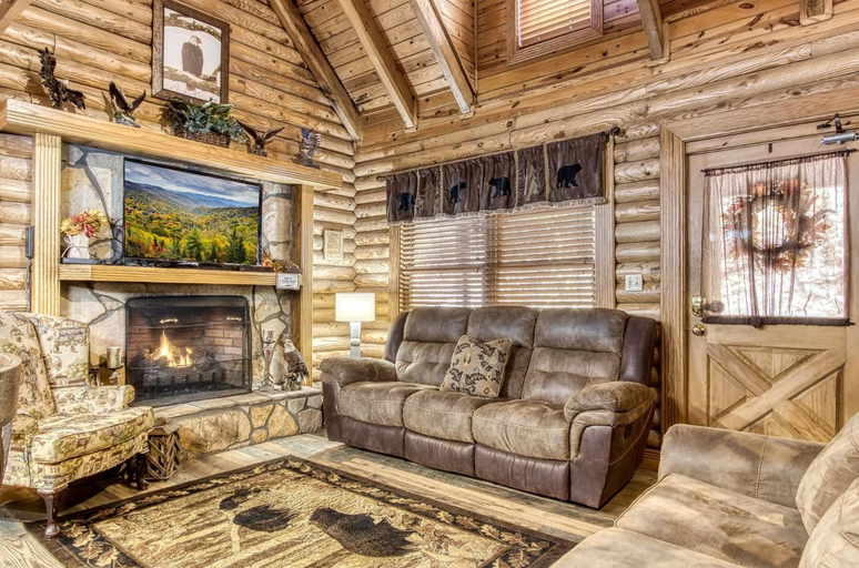 Others 5, ER20 - Eagles Roost - Great location! - Close to town! cabin, Sevier