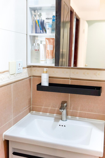 Bedroom 2, CoLiving Space - Hennessy Road 113 Wan Chai MTR, Hong Kong Island