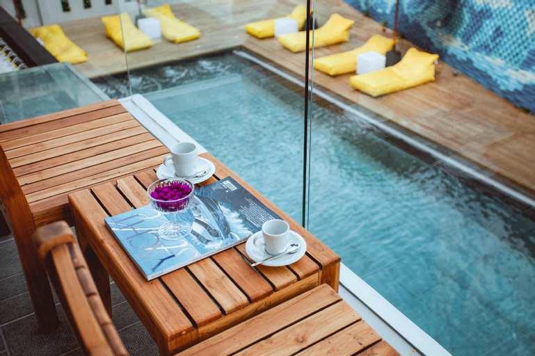 Swimming Pool 9